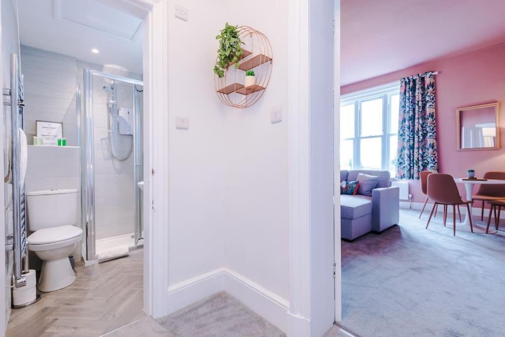 Pink Palace - Central Apartment Τσέστερ Εξωτερικό φωτογραφία