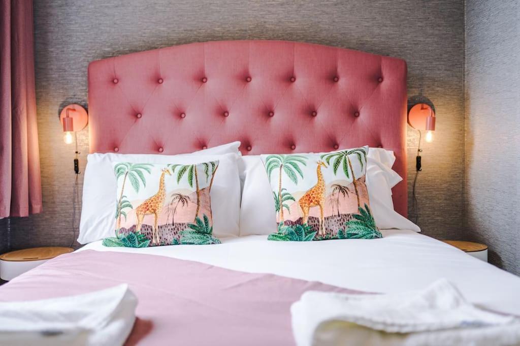 Pink Palace - Central Apartment Τσέστερ Εξωτερικό φωτογραφία
